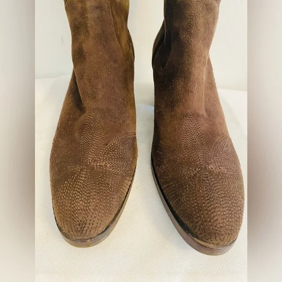 Authentic Prada suede boots - Picture 9 of 10